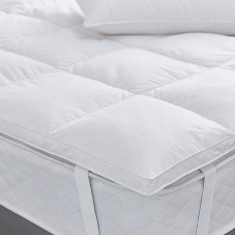 Silentnight Ultimate Luxury Hungarian Goose Feather and Down Mattress Topper