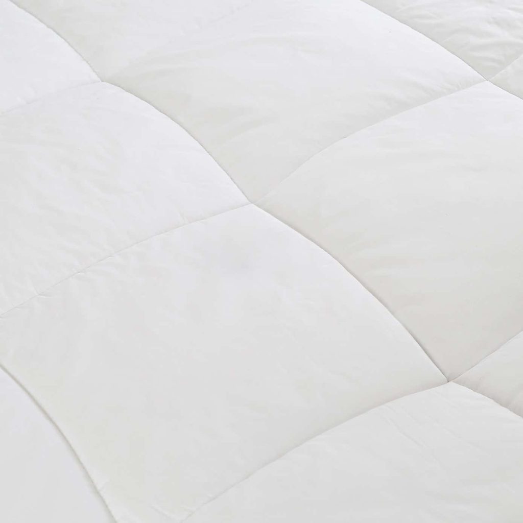 Dorma Full Forever Dual topper close-up of the quilted cotton