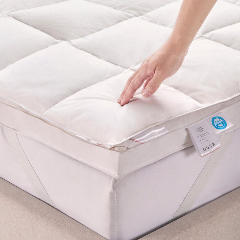 DUSK Supreme Goose Down Mattress Topper