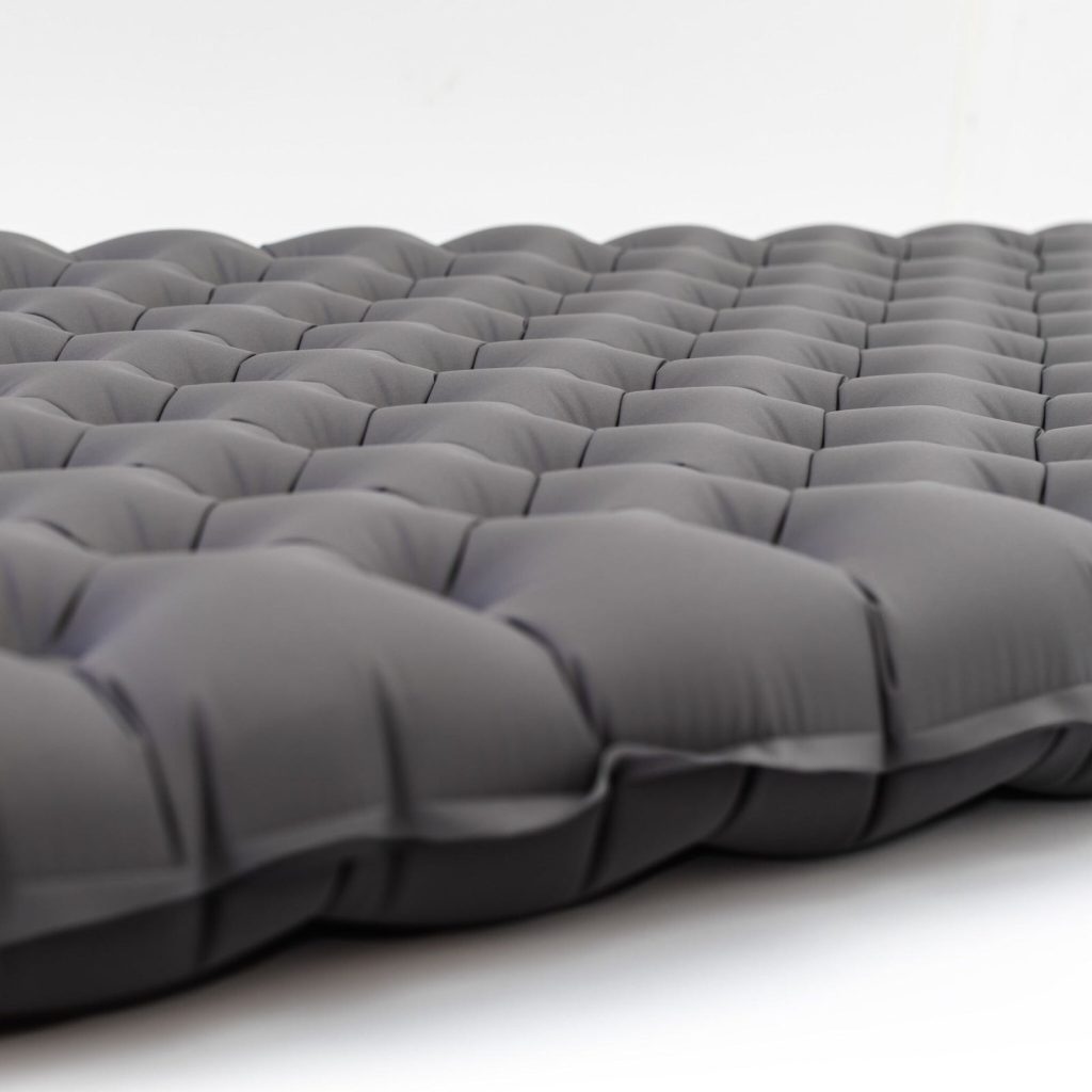 Offset air cells and stretch top of the Zenbivy Flex Air Mattress