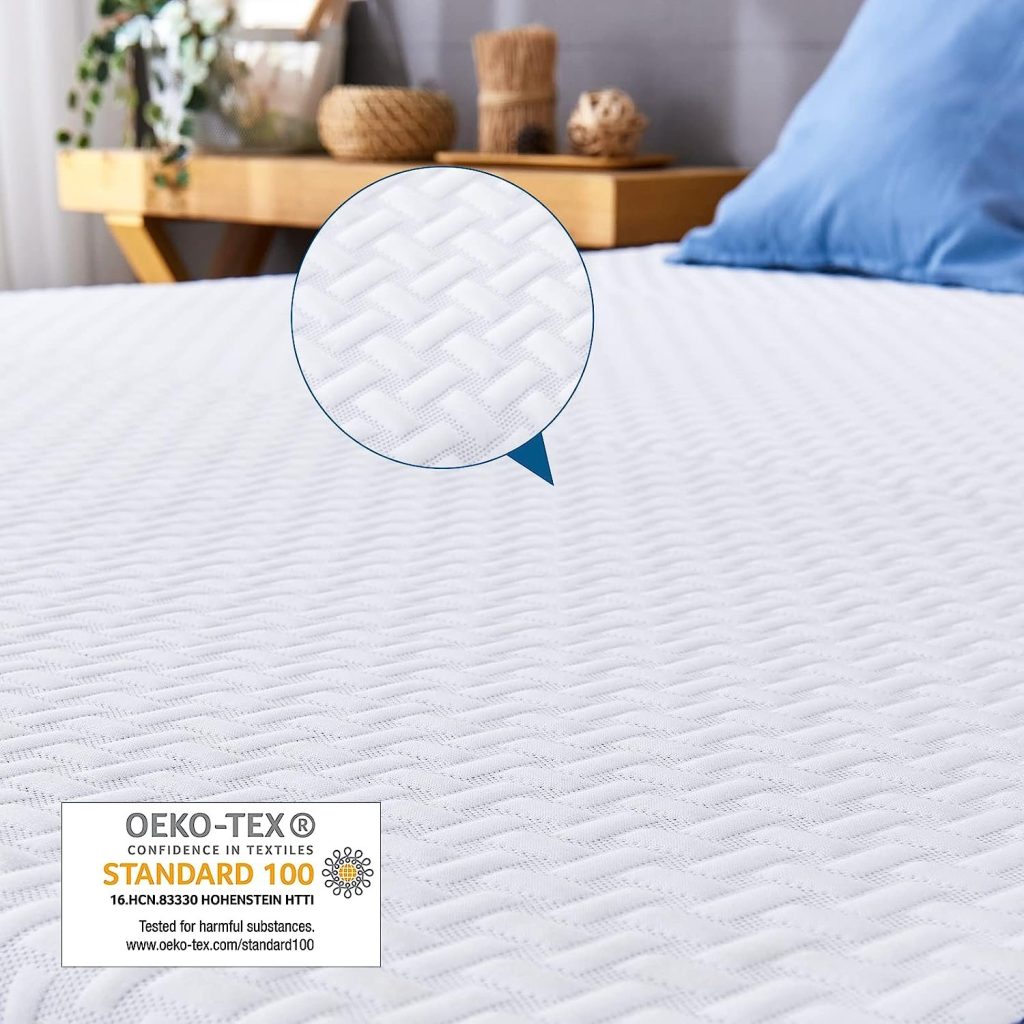 Close view of the knitted cover of the Inofia Tri-Fold mattress
