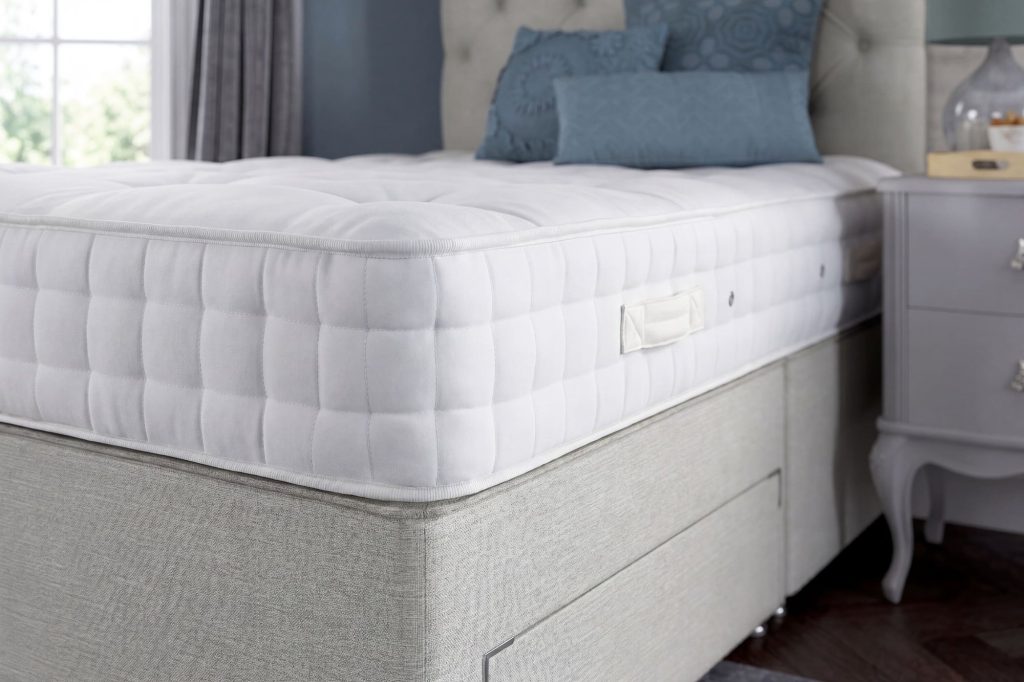 Relyon Braemar mattress corner with hand side stitching