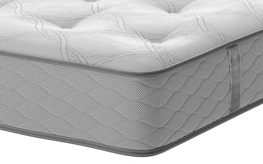 Sealy Mellbreak Ortho Plus mattress, close-up of the quilted corner and side panel