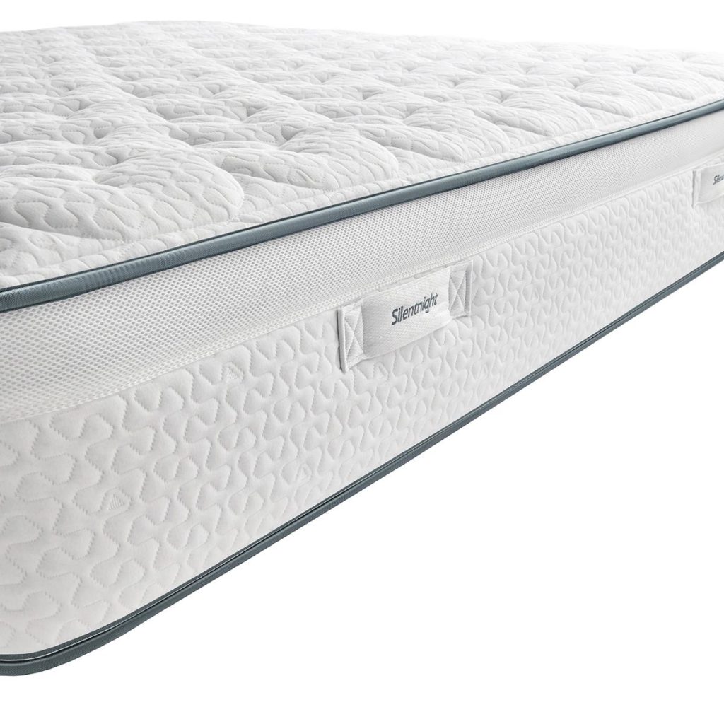 Side panel of the Silentnight UltraGel 2000 Pocket mattress with the Silentnight label