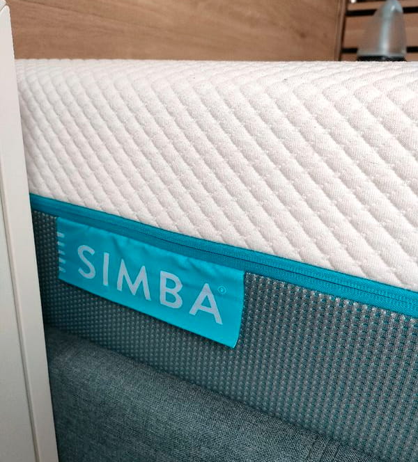Simba Hybrid Mattress, close-up of the knitted cover in our test