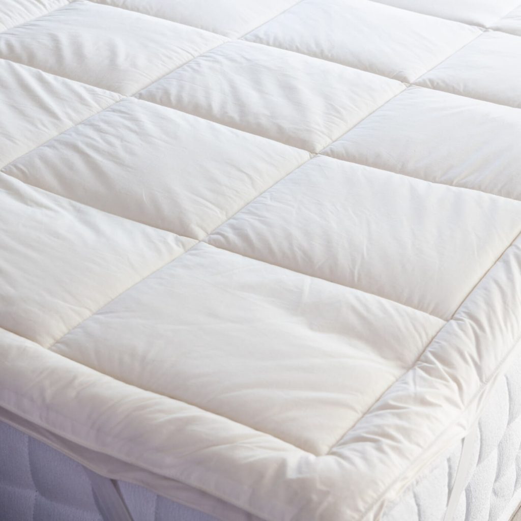 Quilted cotton casing of the Soak&Sleep wool topper