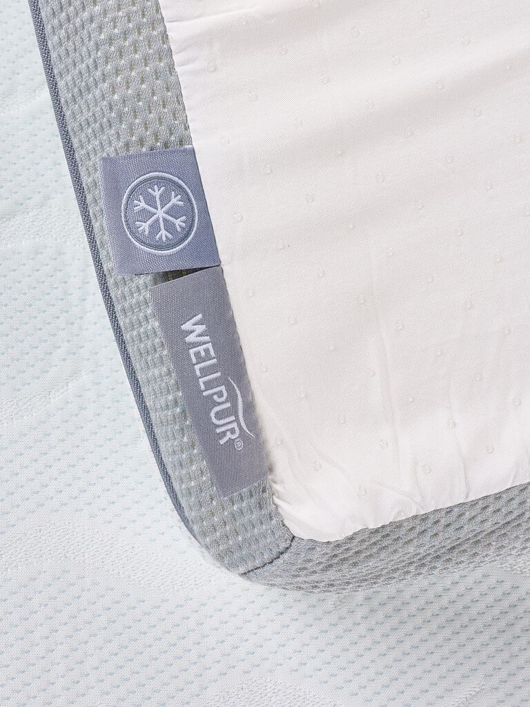 WELLPUR BOKSELVI topper cover with cooling label