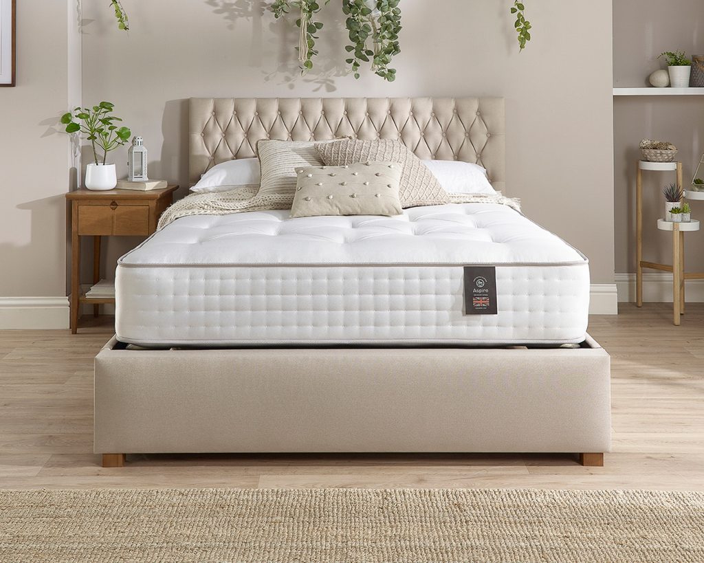Aspire 5000 Pocket Wool Cashmere and Silk Dual Sided mattress seen from the foot of the bed