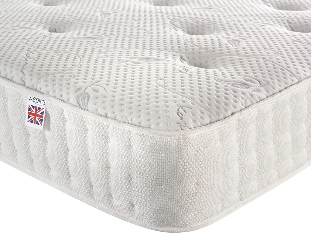 Corner, side stitching and Aspire label of the Cashmere 1000 Pocket+ Dual Sided mattress