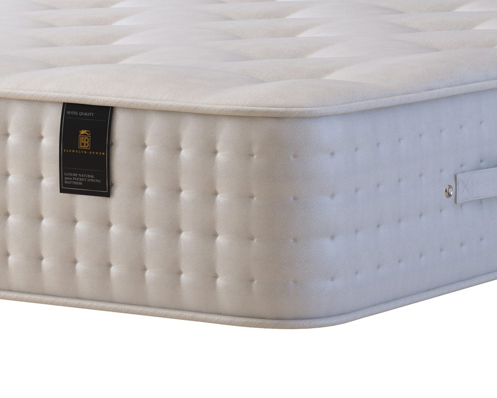 Side-stitched border and Laurence Llewelyn-Bowen label on the Hotel Quality Wool 3000 mattress