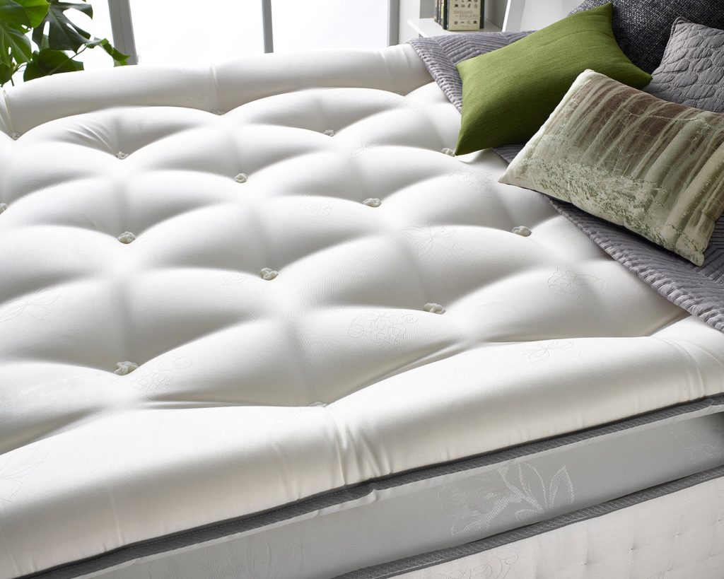 Hand-tufted damask top of the Aspire Pocket 1000 Memory Pillowtop