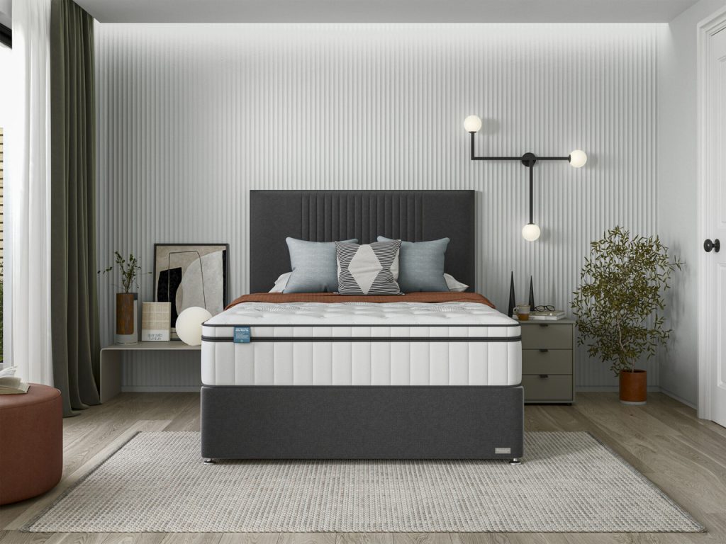 iGel NanoTech 3500i Plushtop on a divan bed, front view in a bedroom
