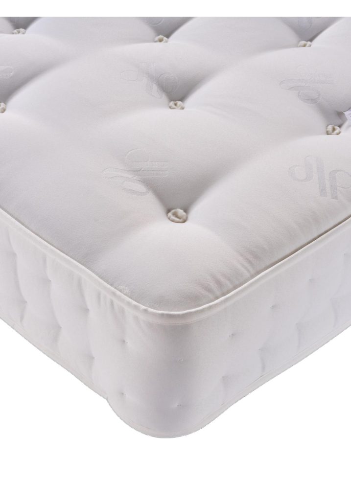 Hand-tufted corner of the Classic Collection 1000 mattress