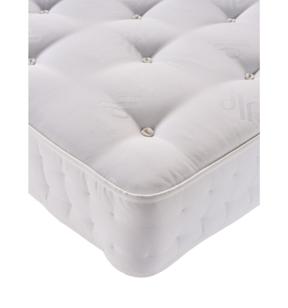 Hand-tufted corner of the Classic Collection 1200 mattress