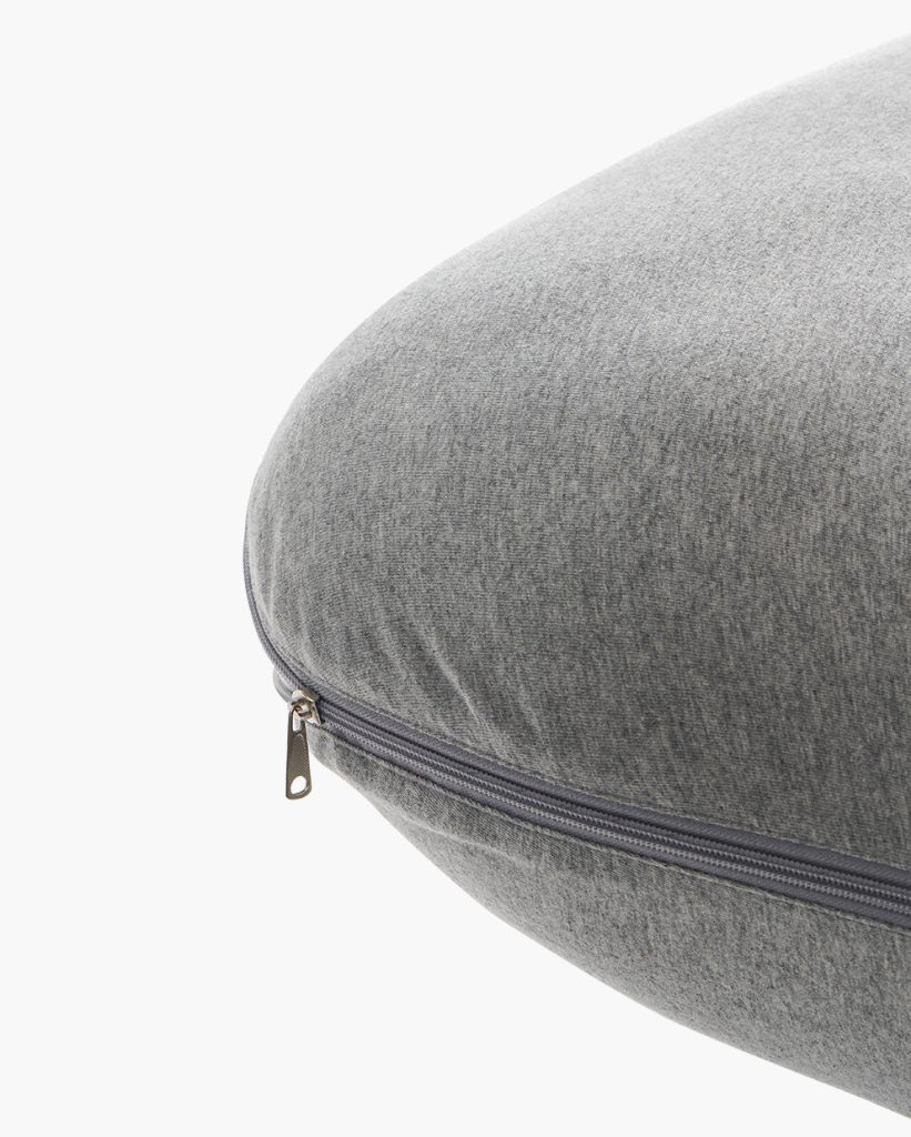 Close-up of the zip on the Momcozy Huggable pillow cover